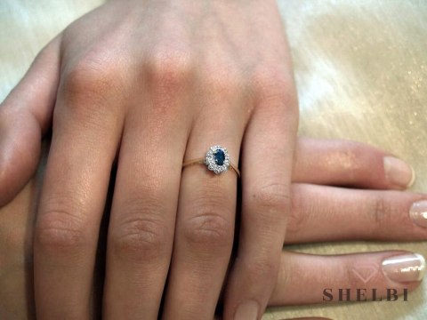 Złoty pierścionek z szafirem i diamentami żółte złoto Staviori Złoty pierścionek z szafirem i diamentami żółte złoto Staviori