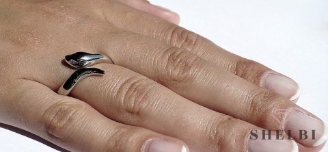 Złoty pierścionek wąż z diamentami białe złoto Staviori Złoty pierścionek wąż z diamentami białe złoto Staviori