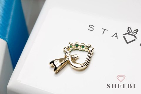 Złota zawieszka serce ozdobiona szmaragdami i diamentem Staviori Złota zawieszka serce ozdobiona szmaragdami i diamentem Staviori