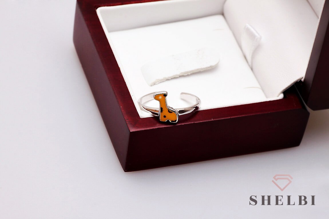 Srebrny pierścionek z żyrafką dla dzieci Staviori
