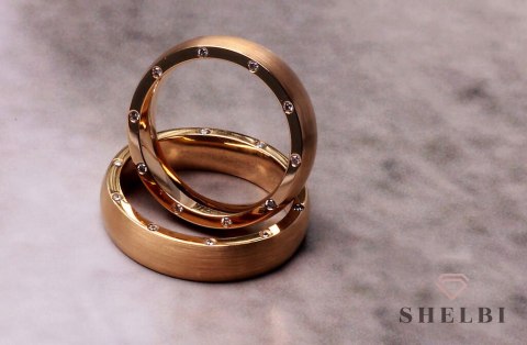 Złota obrączka z diamentami Staviori Złota obrączka z diamentami Staviori
