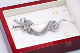 Srebrna broszka z masą perłową i markazytami prezent Staviori