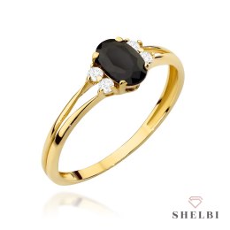 Pierścionek złoty z czarnym kamieniem zdobiony cyrkoniami