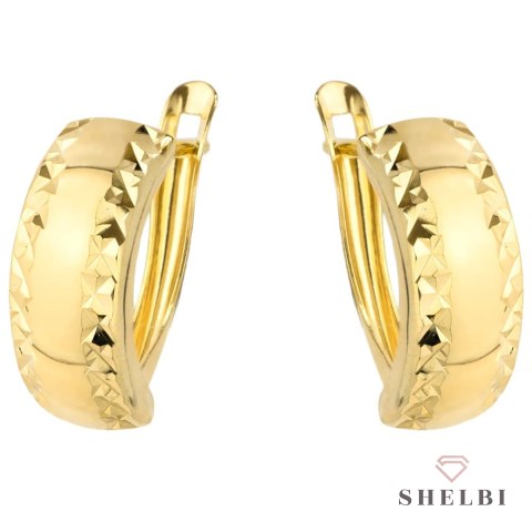 Kolczyki złote diamentowane na obu brzegach szer. 5 mm