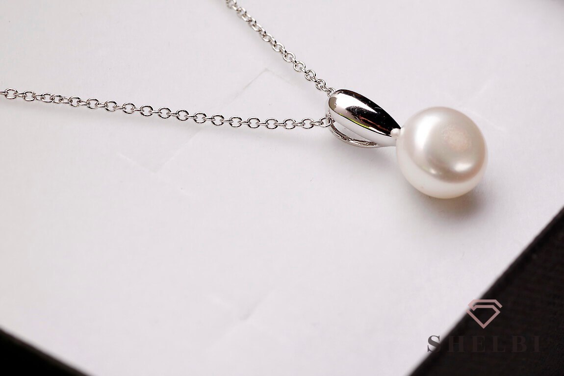Srebrny naszyjnik z naturalną perłą hodowlaną słodkowodną Staviori